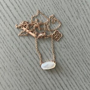 Kendra Scott necklace